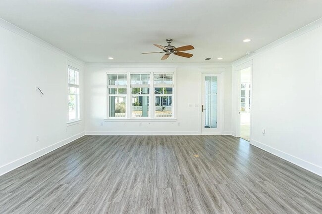 Photo - 36 Sandlefoot Ln