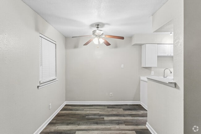 1BR, 1BA - 540SF - Dining Room