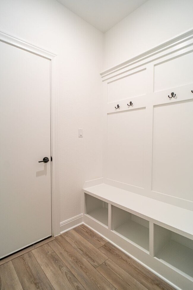 Photo - 3501 Jaulan St