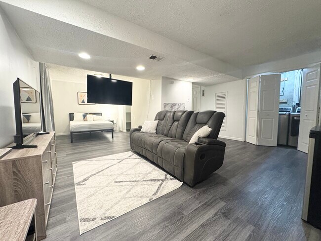 Photo - 6037 Meyers Landing Ct