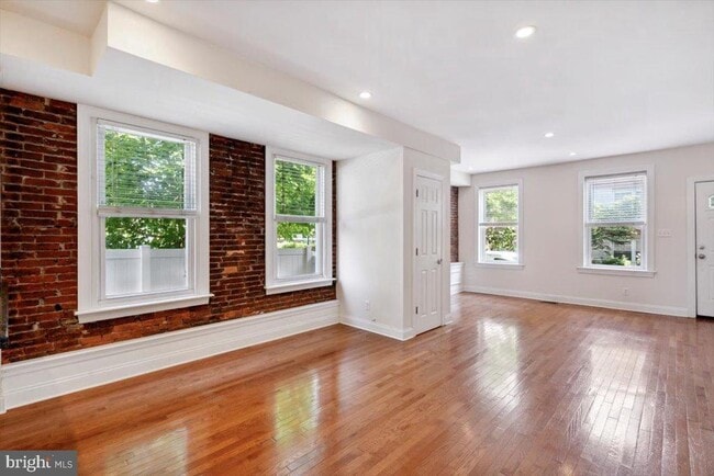 Photo - 220 S Matlack St