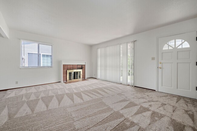 Photo - Nice 4BR/2.5BA Home in GREAT Location!