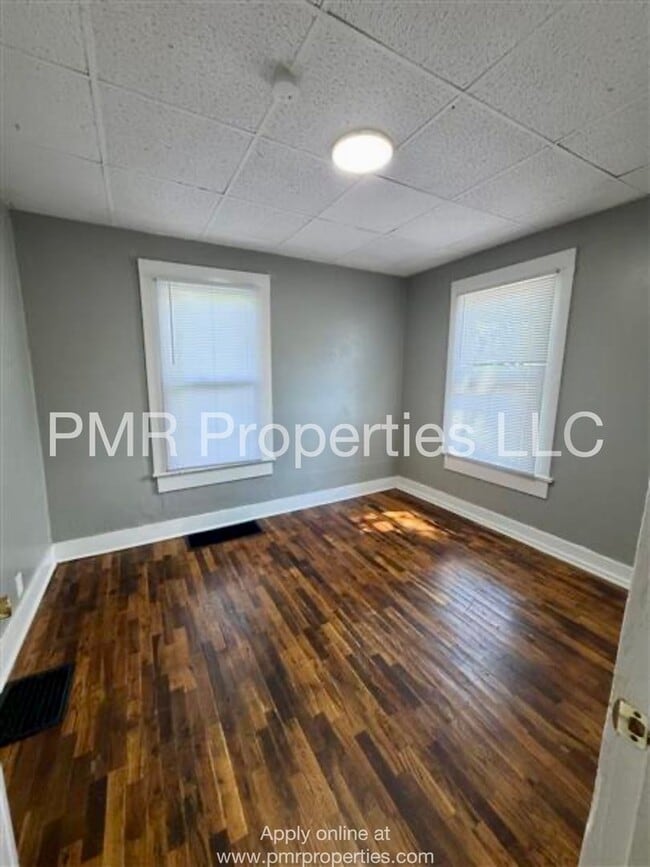 2611 Mary St