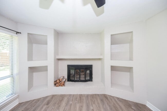 Photo - 16418 Blackhawk Blvd