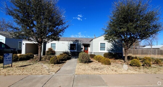 Building Photo - Immaculate renovated Mid Century with all ... Rental