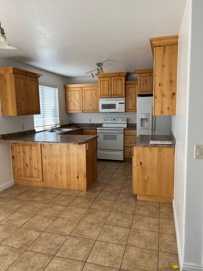 Photo - Beautiful 3 bedroom, 2.5 bathroom townhome...
