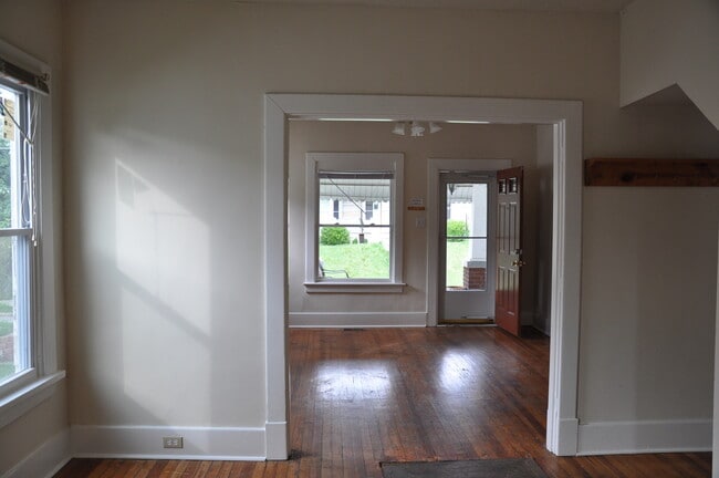 Photo - Now Pre-Leasing for Fall Semester 2026