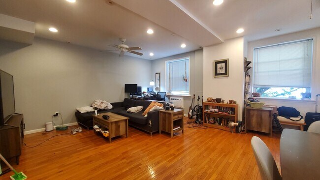 Photo - 400 15th St SE Unidad A (downstairs)