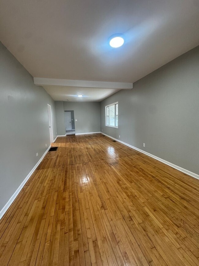 Photo - Beautiful 2-bedroom house for Rent AVAILAB...