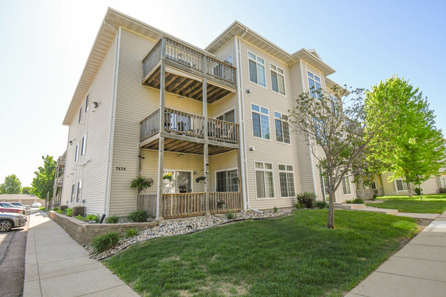 Photo - 7434 S Louise Ave Unidad 301