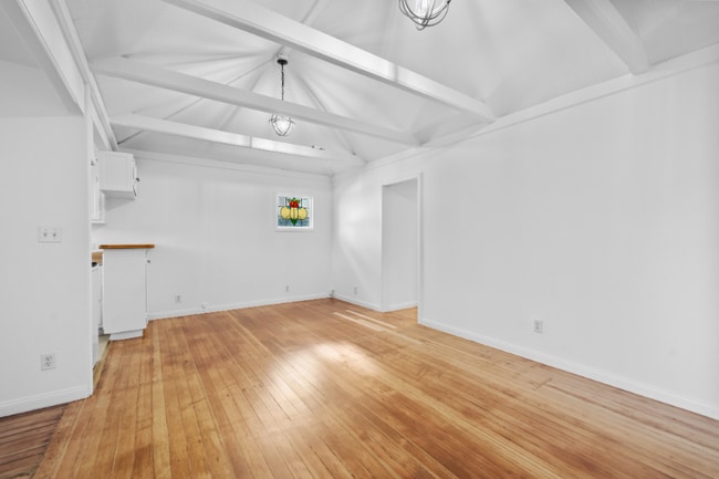 26 Rose Ave