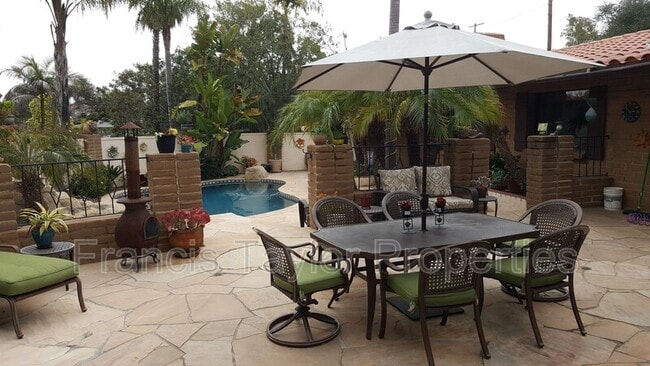 Photo - 3043 Bernardo Ave