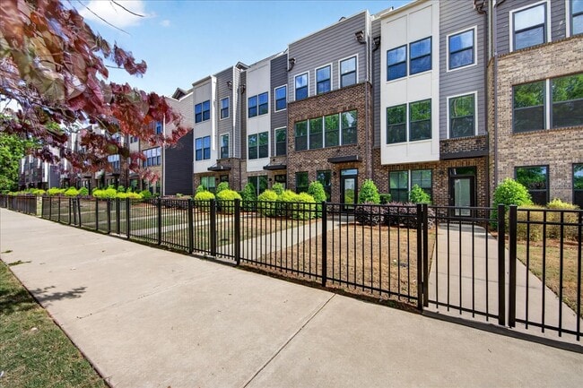 Photo - 530 Billingsley Rd