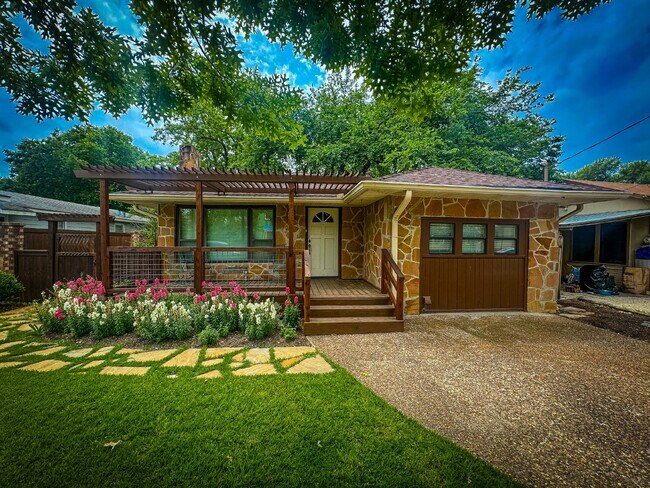 Adorable single story home in Landa Park E... - Adorable single story home in Landa Park E...
