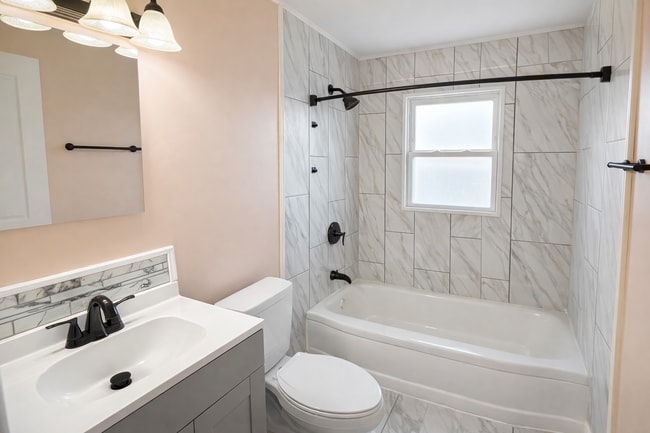 Photo - 1711 Kurz Way