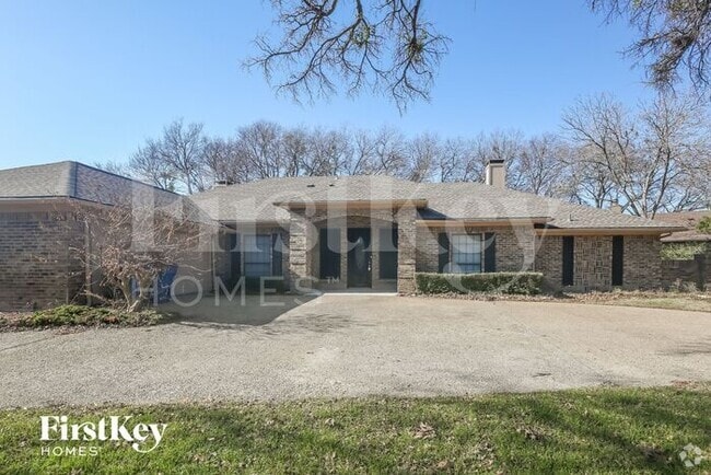 Building Photo - 1709 Plummer Dr Rental