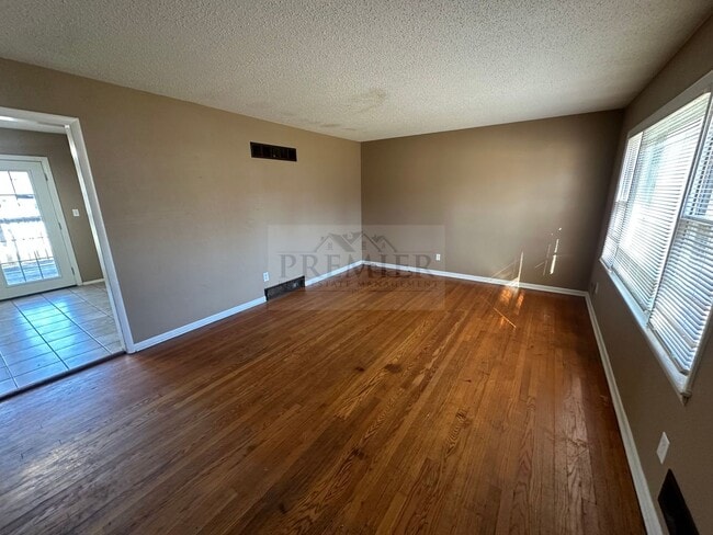 Photo - 7716 Crisp Ave Unit 7716 Crisp Ave