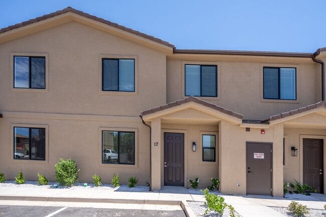 Newer Townhome near Utah Tech - Newer Townhome near Utah Tech