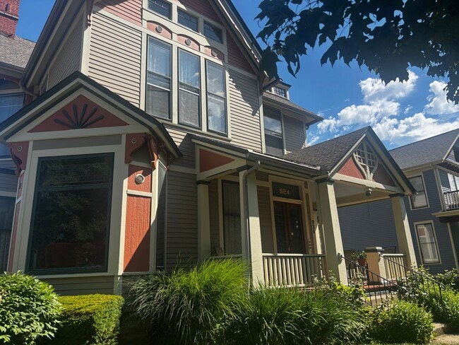 Photo - 924 W Wayne St Unidad 924-3