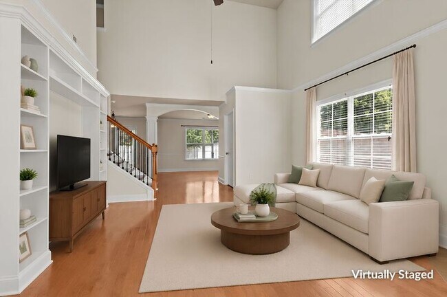 Photo - 2525 Millwood Cir SE