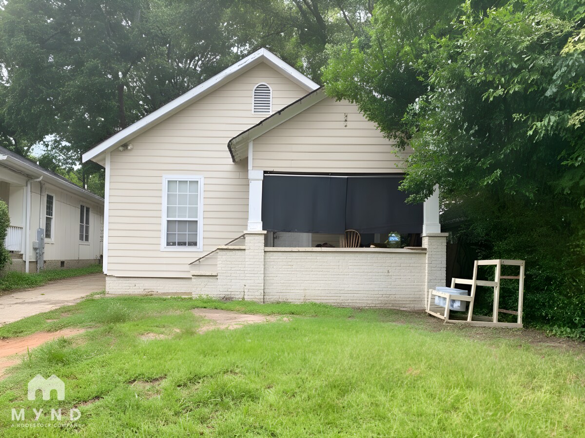 Photo - 1708 Evans Dr SW