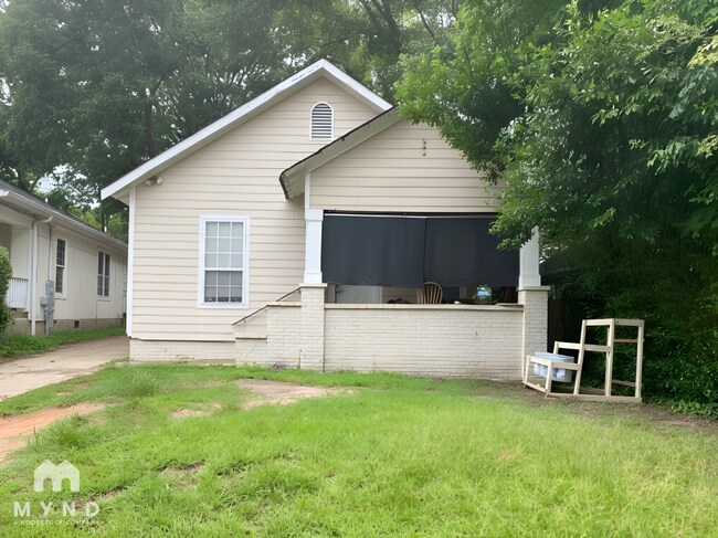 Building Photo - 1708 Evans Dr SW