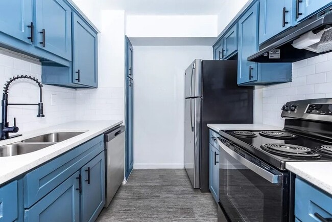 Building Photo - 4400 Memorial Dr Unit 2-2024