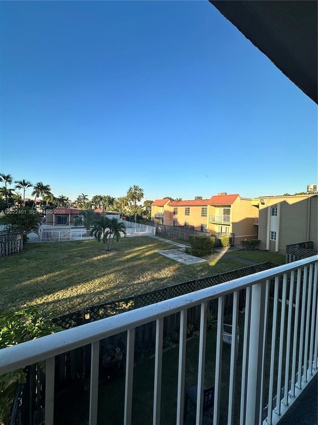 Building Photo - 4810 NW 79th Ave Unit 204