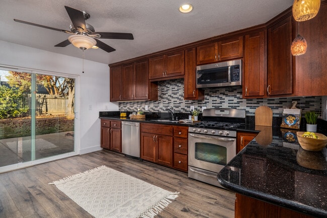 Photo - 1202 Kaseberg Cir