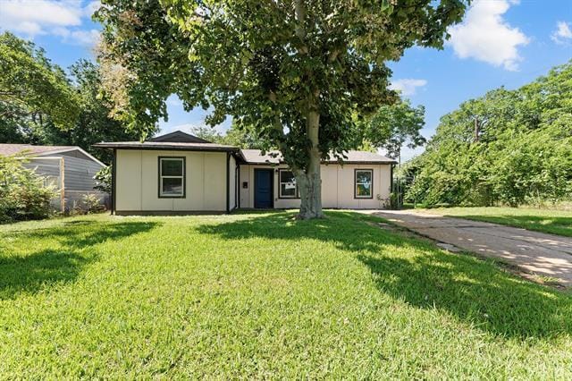 3806 Castle Hills Dr