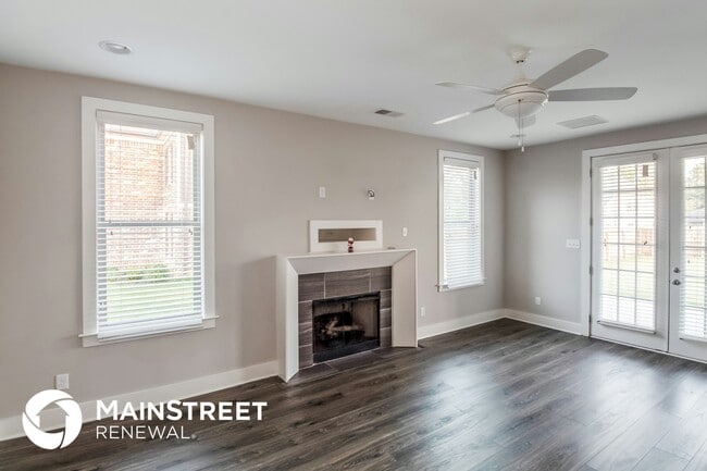 Photo - 6453 Nesting Dove