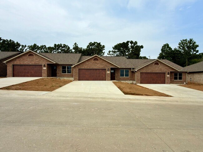 Photo - 3032-MF3-E4 Unit B