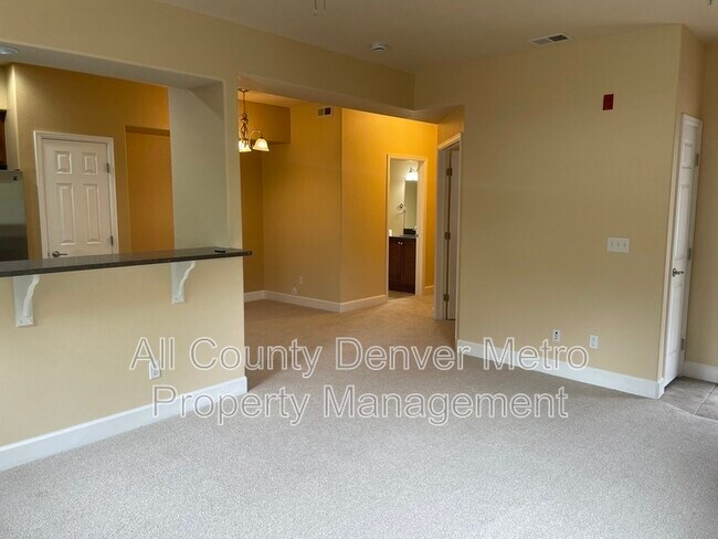 Photo - 5014 Everett St Unidad 101