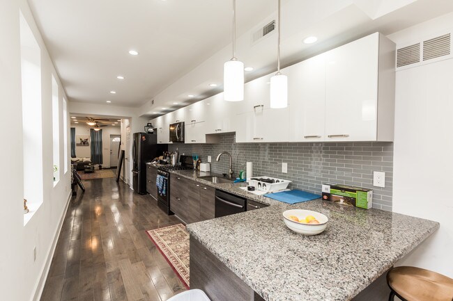 Photo - 1937 E Sergeant St