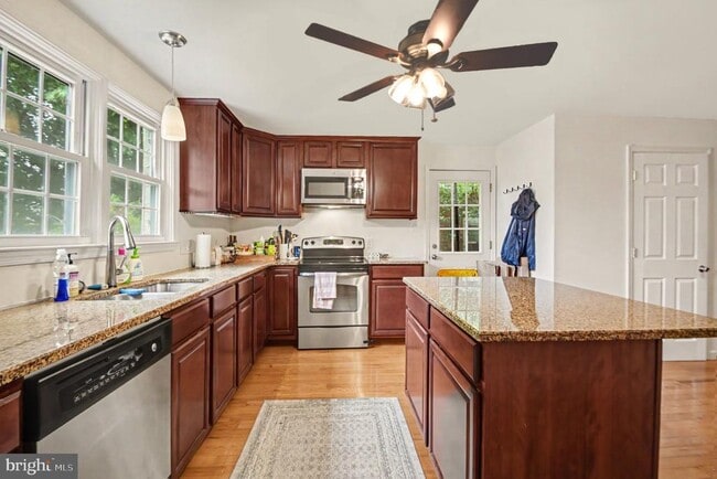 Photo - 205 E 10th Ave