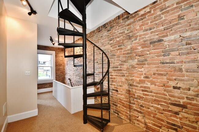 Photo - 121 S 16th St Unit 2