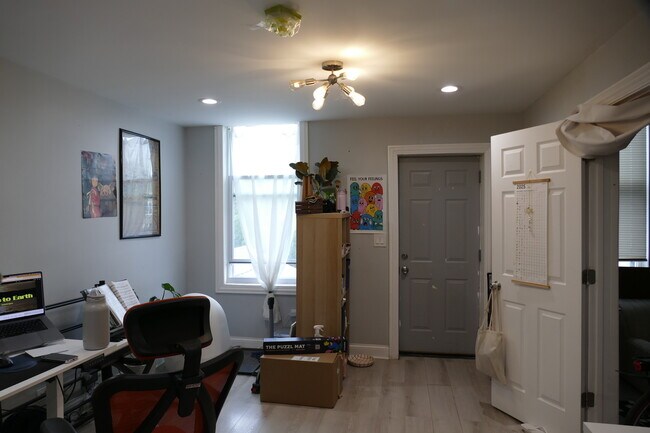 Photo - 834 N Mozart St Unit 2R