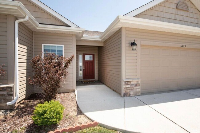 Photo - Fieldstone at the Crossing Community