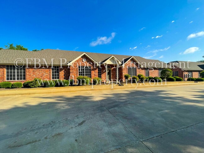 Hidden Creek Apartments, Unit E - Beautifu... - Hidden Creek Apartments, Unit E - Beautifu... Unit E