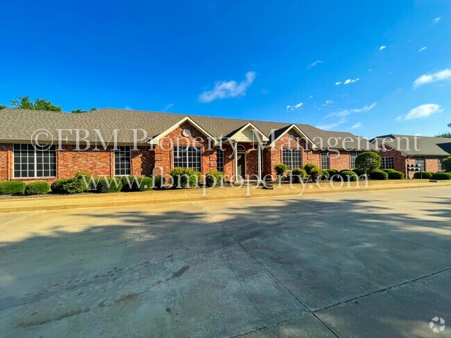Building Photo - Hidden Creek Apartments, Unit E