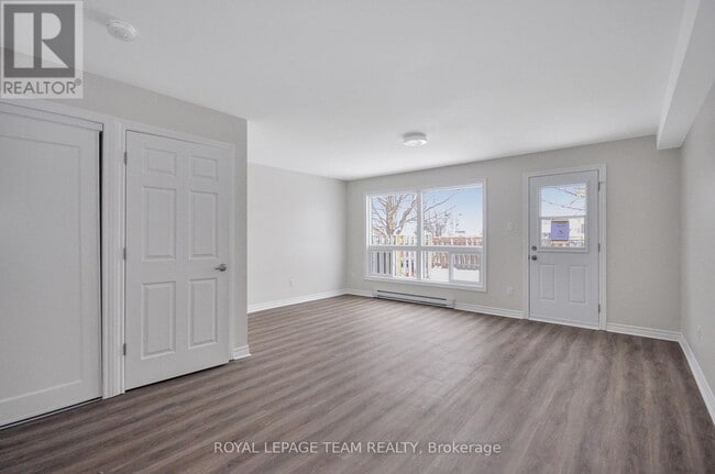 Photo - 2976 Olympic Way