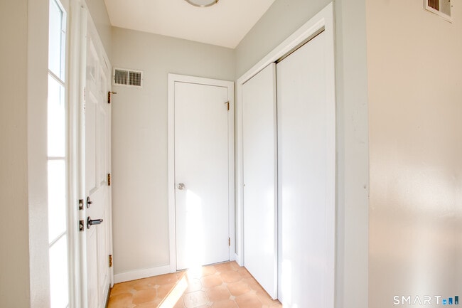 Entrance / Half Bath - 24 Hollow Wood Ln Unit 1