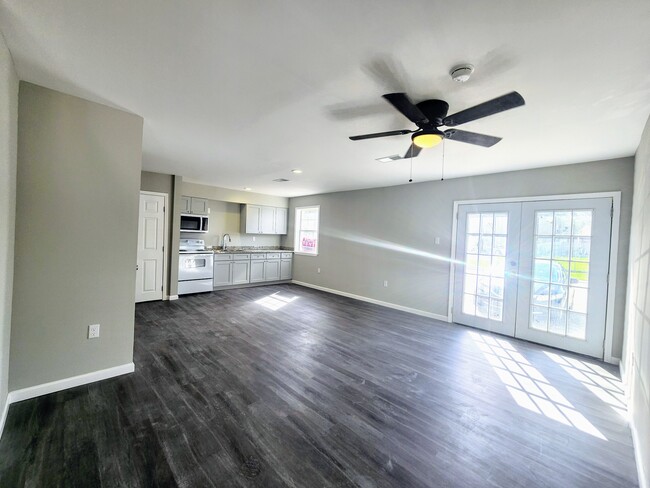 Photo - 201 River Oaks Dr Townhome