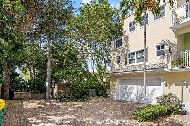 Photo - 630 SE 15th St