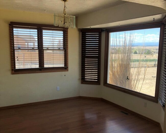 Photo - 985 S Monterosa Dr