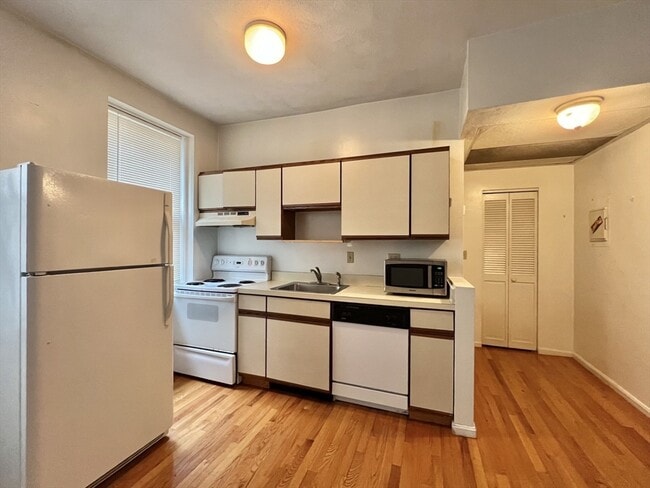 Photo - 1427 Commonwealth Ave Unit 204