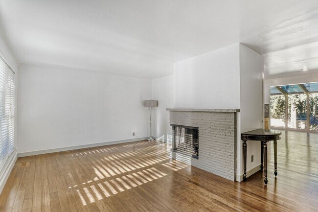 Photo - 4Bd/2Ba Bellevue House