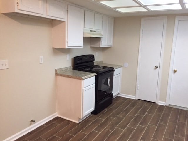 Building Photo - 8323 Quail Hills Dr