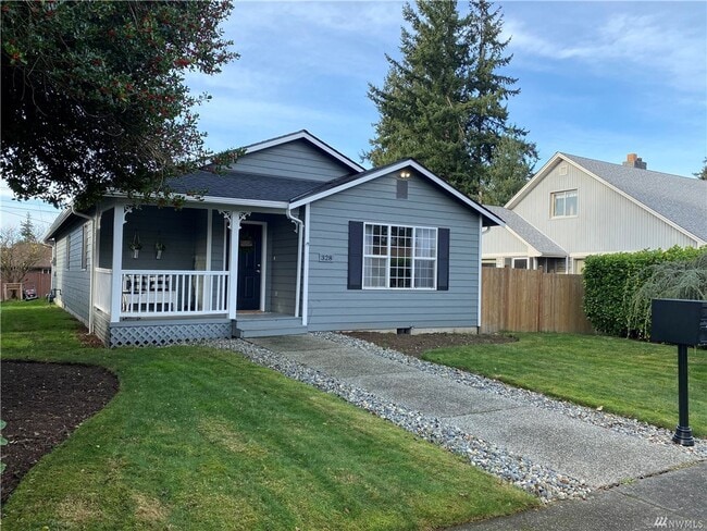 Welcome Home! - 328 S Dunham Ave House