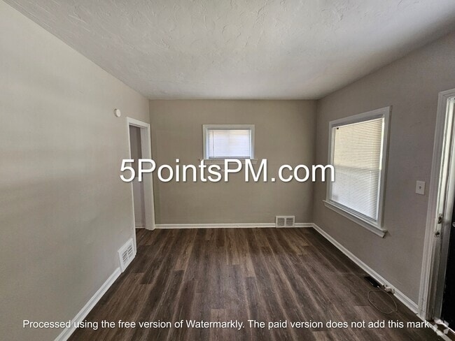 Building Photo - 4019 E 143rd St Rental